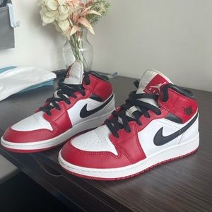 Nike Jordan 1s, 6.5 Y/8 W